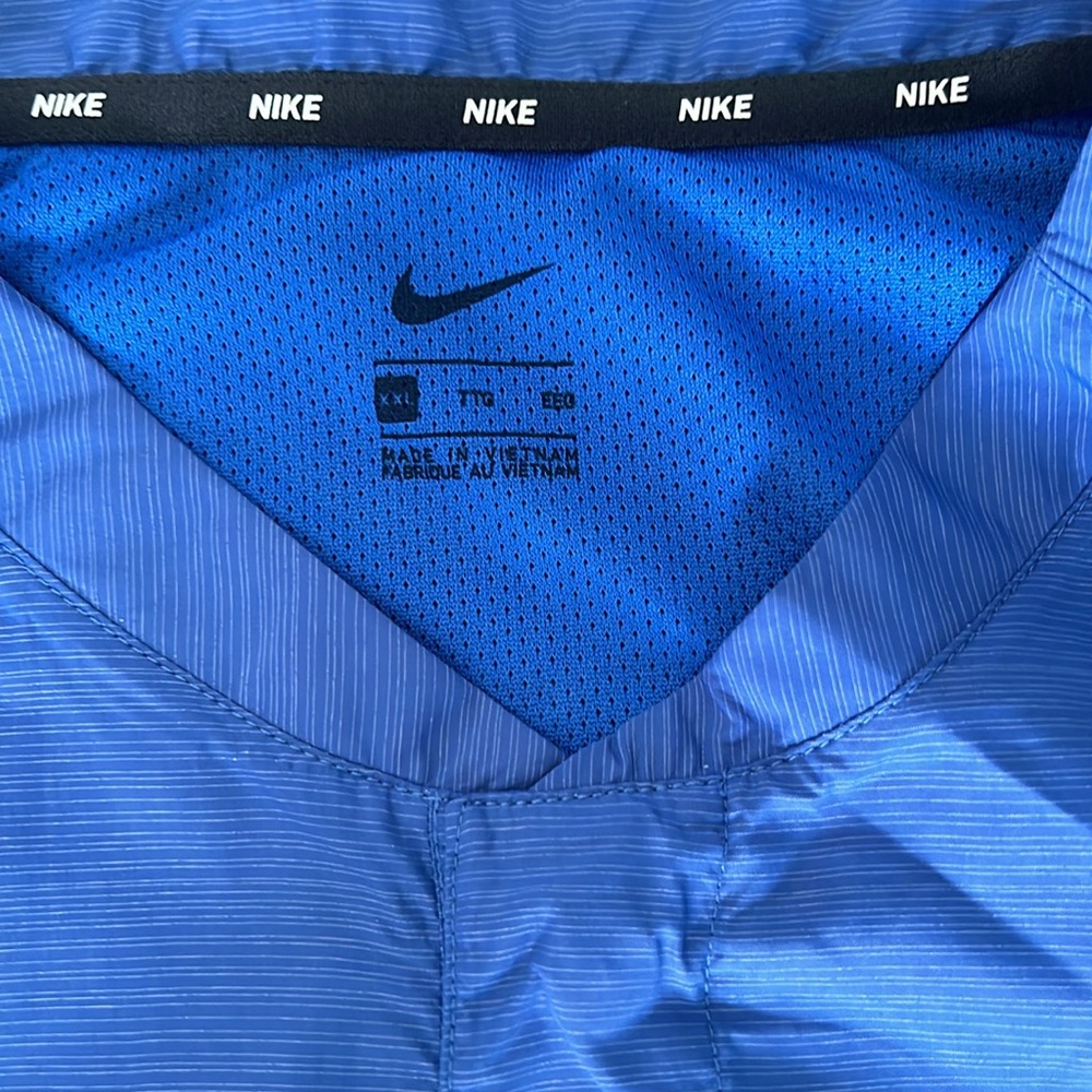 Nike Windbreaker - Picture 3 of 3